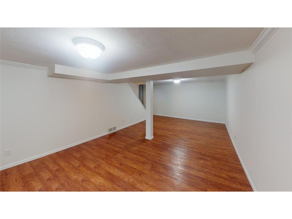 1051 Burke Avenue W Roseville MN 55113 7077701 image13