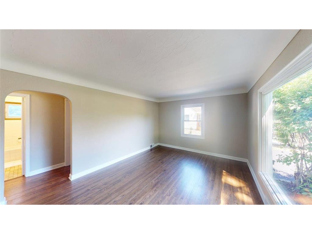 1051 Burke Avenue W Roseville MN 55113 7077701 image2