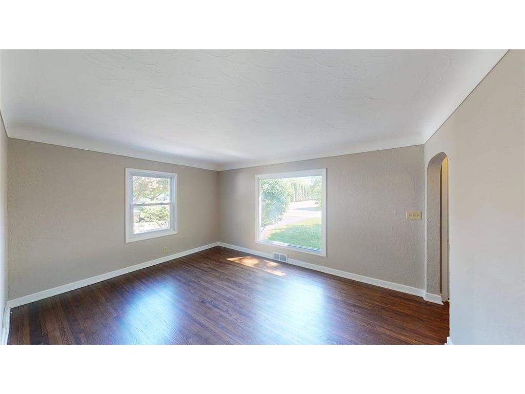 1051 Burke Avenue W Roseville MN 55113 7077701 image3
