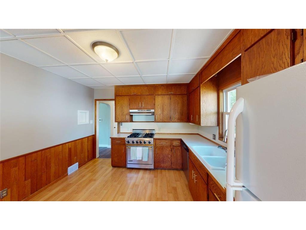 1051 Burke Avenue W Roseville MN 55113 7077701 image5