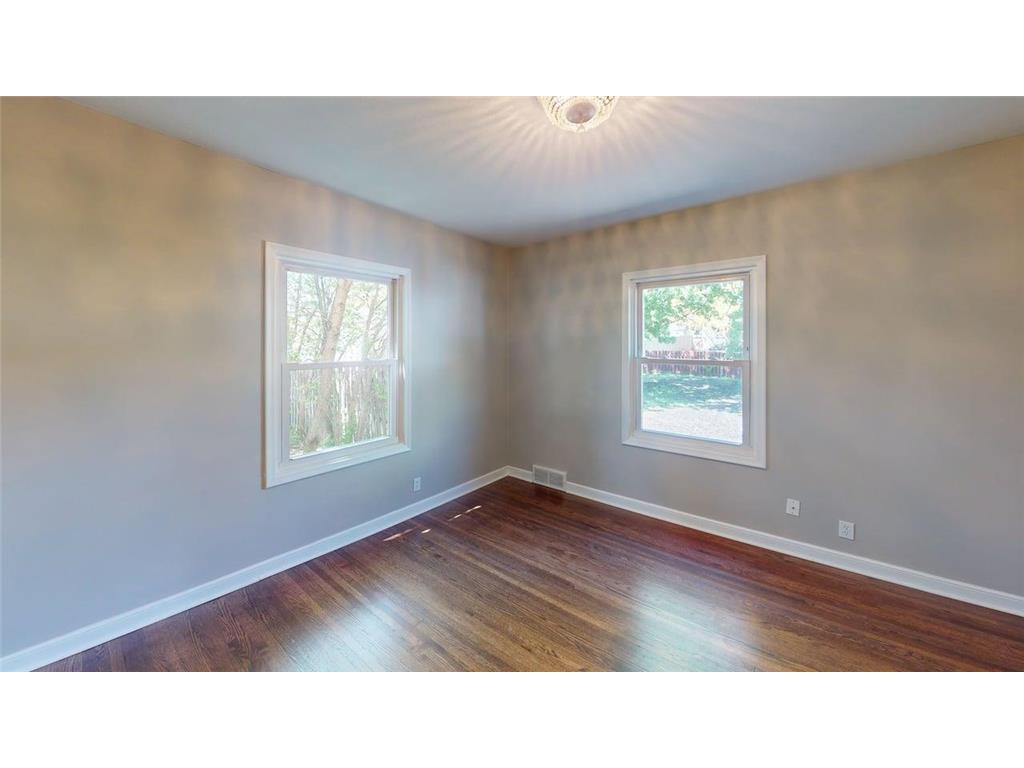 1051 Burke Avenue W Roseville MN 55113 7077701 image7