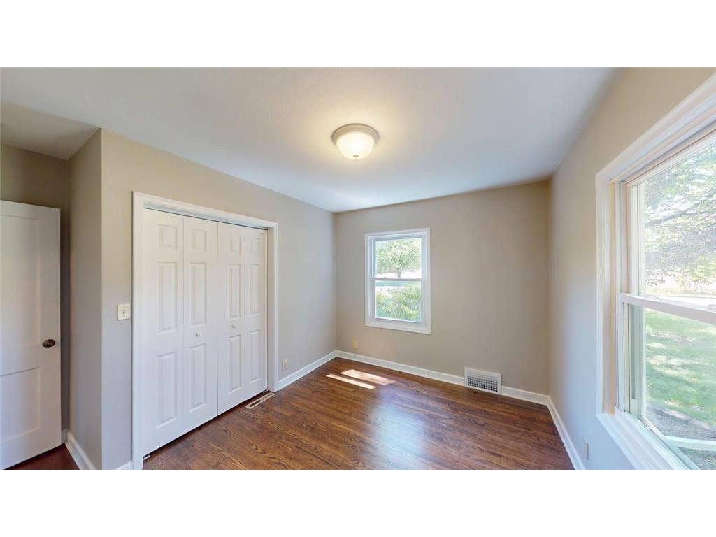 1051 Burke Avenue W Roseville MN 55113 7077701 image9