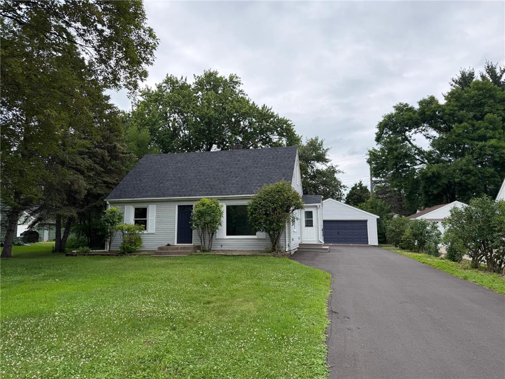 1051 Burke Avenue W Roseville MN 55113 7098533 image1