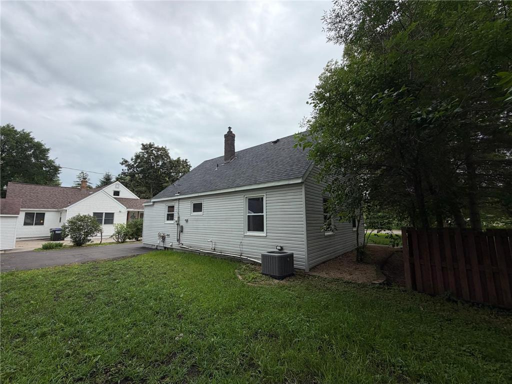 1051 Burke Avenue W Roseville MN 55113 7098533 image18