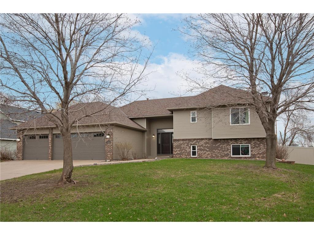 1051 Granada Way N, Oakdale, MN, 55128 MLS 6350849 Edina Realty