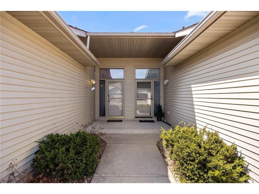 1051 Honeysuckle Lane SE Cambridge MN 55008 7039904 image2