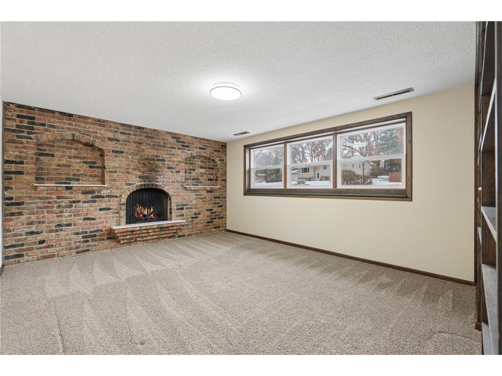 1051 Tiller Lane Shoreview MN 55126 7070589 image17