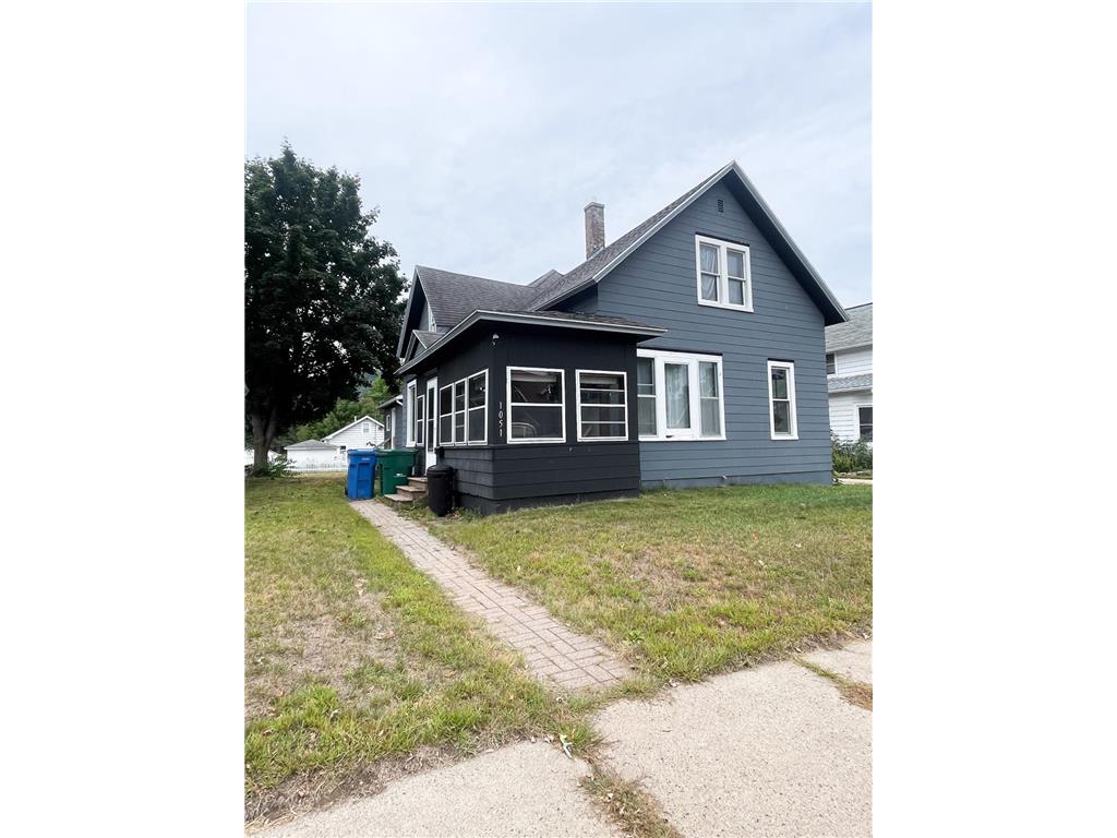 1051 W 9th Street Winona MN 55987 6435519 image1