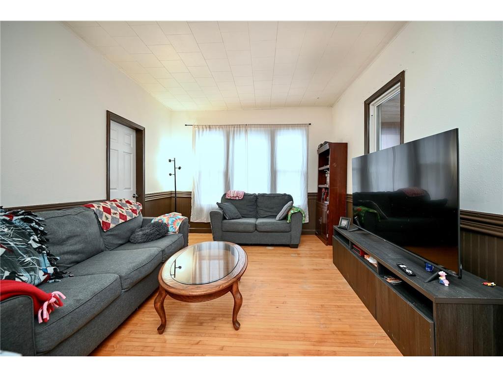 1051 W King Street Winona MN 55987 7094473 image4