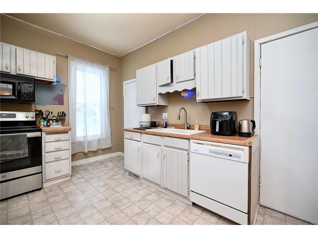 1051 W King Street Winona MN 55987 7094473 image8