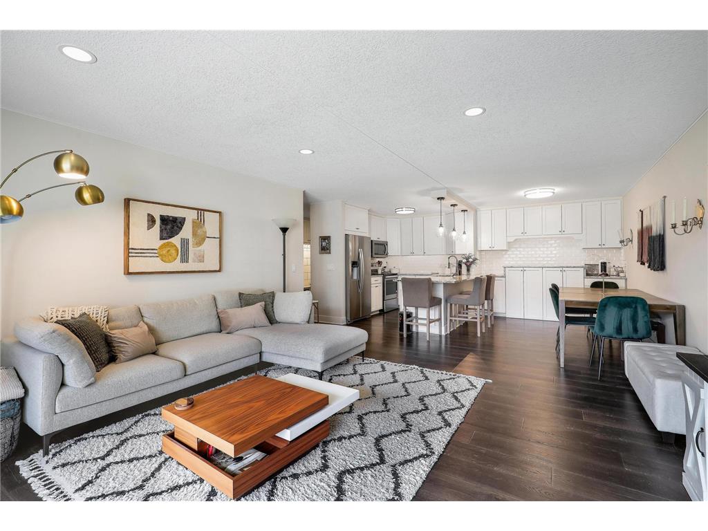 10511 Cedar Lake Road #212 Minnetonka MN 55305 7040622 image10