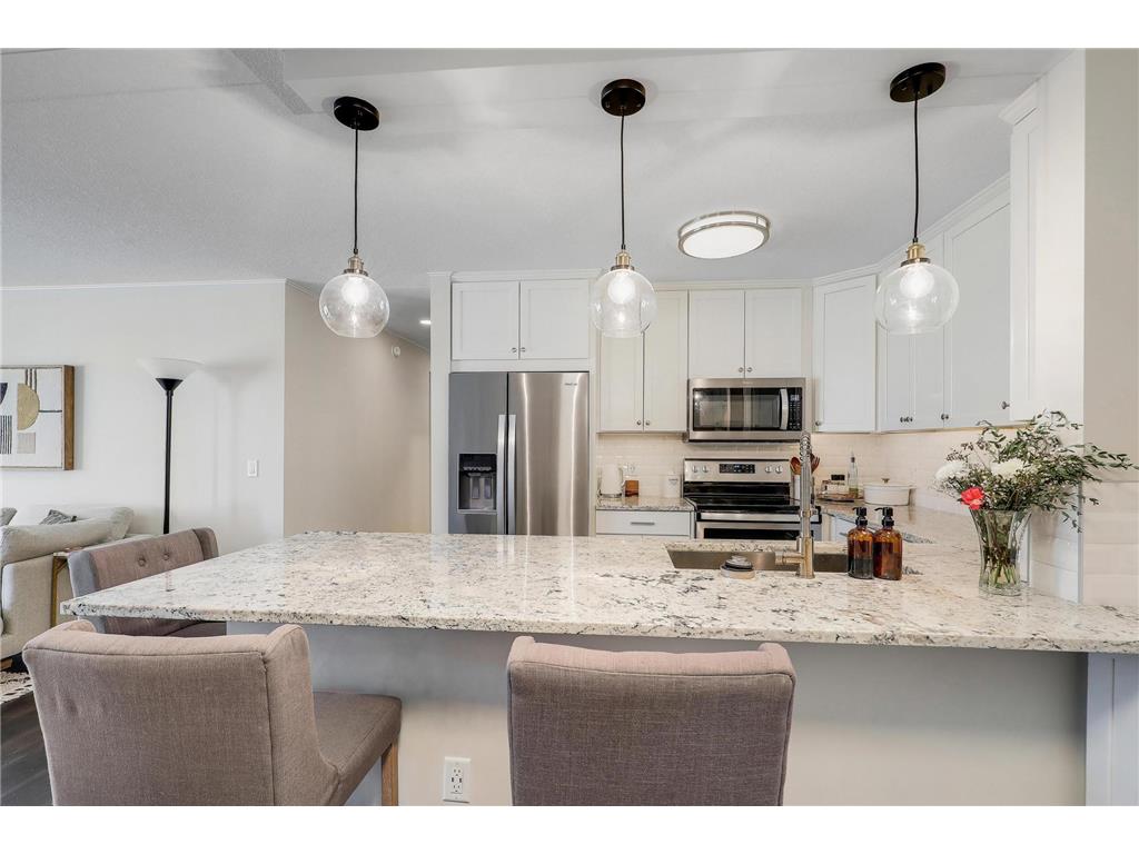 10511 Cedar Lake Road #212 Minnetonka MN 55305 7040622 image6