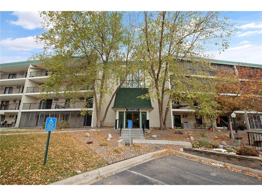 10511 Cedar Lake Road #418 Minnetonka MN 55305 6518945 image1