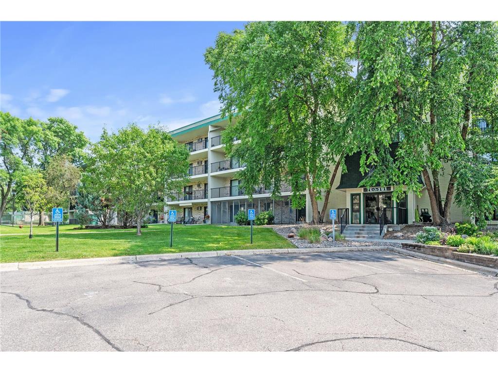 10511 Cedar Lake Road #514 Minnetonka MN 55305 6509079 image1