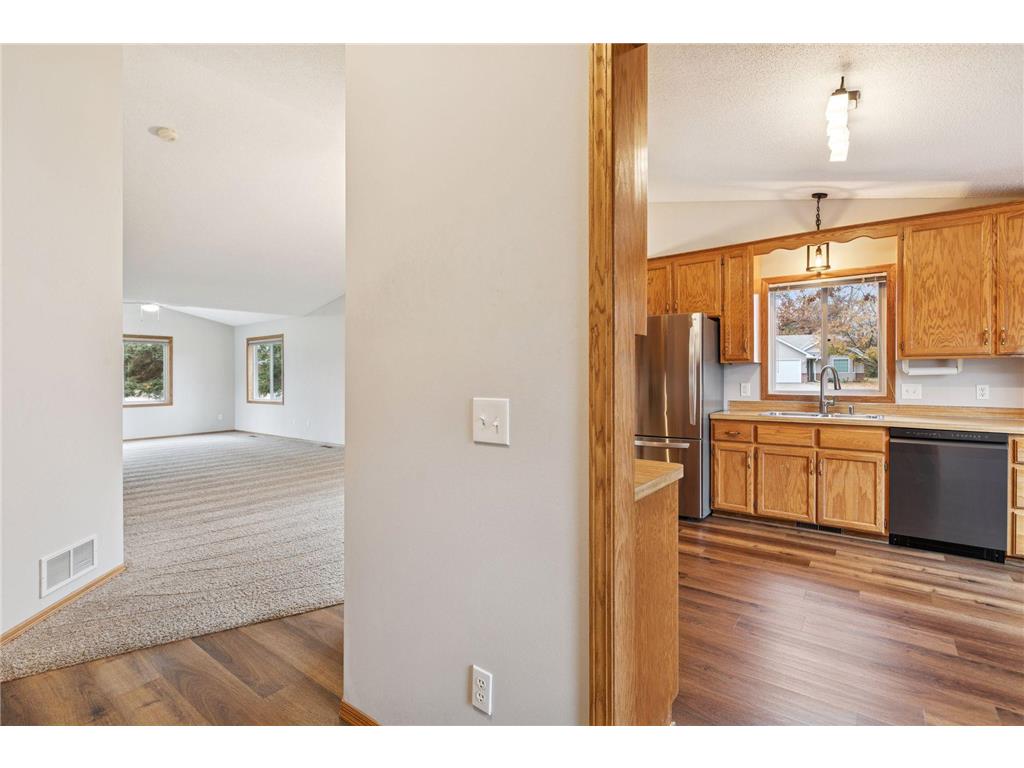 10511 Redwood Street NW Coon Rapids MN 55433 6819257 image4