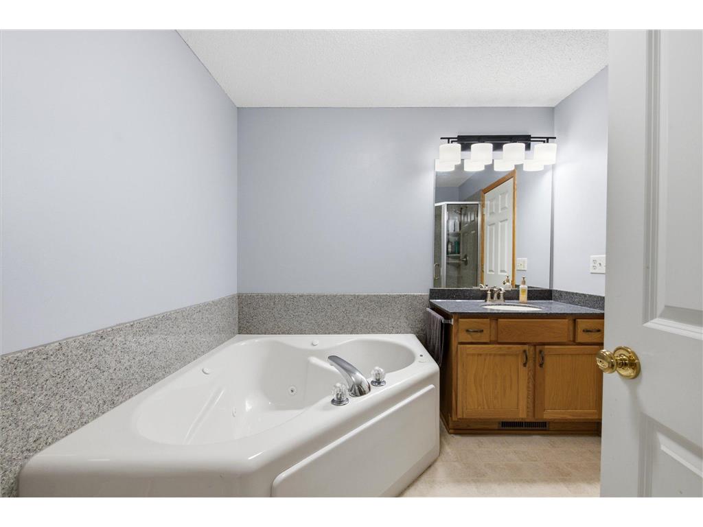 10512 8th Avenue N Plymouth MN 55441 7097725 image23