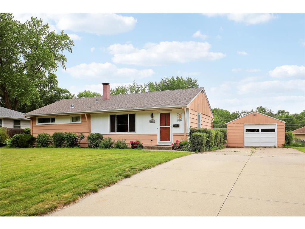 10519 Thomas Avenue S Bloomington MN 55431 7090064 image2