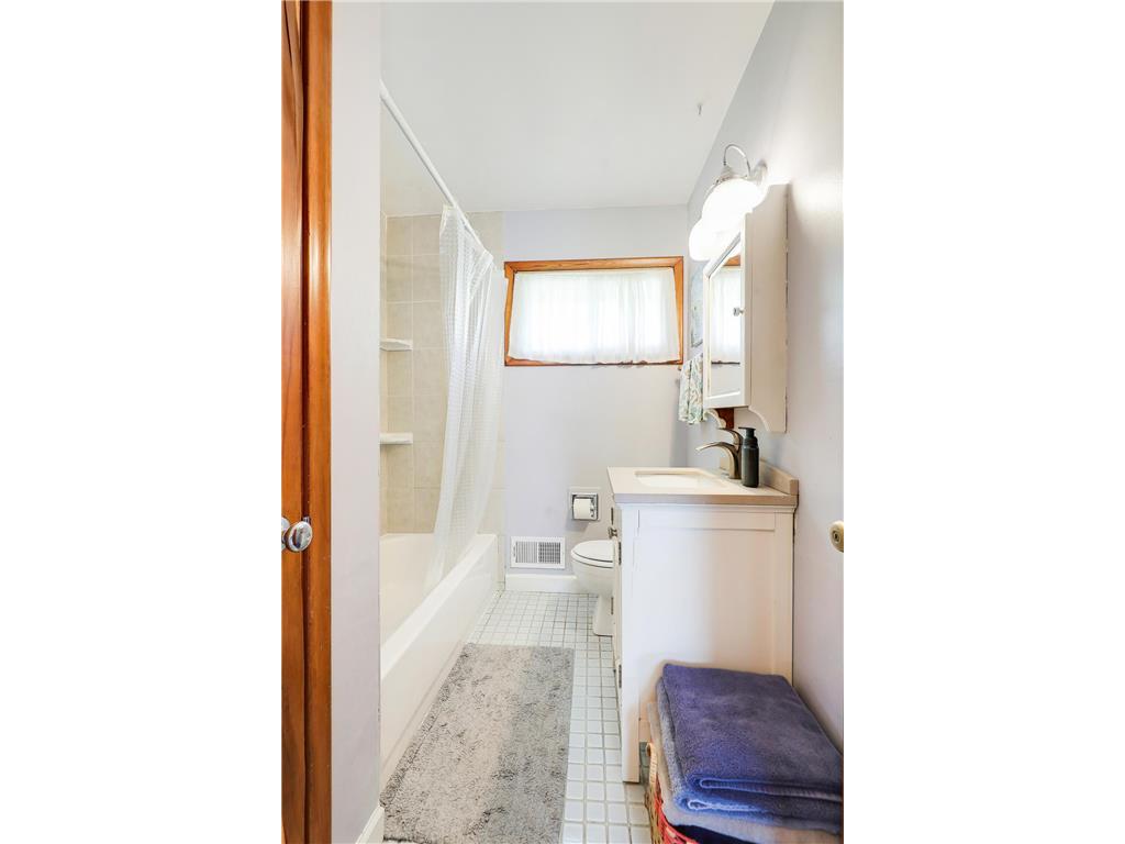 10519 Thomas Avenue S Bloomington MN 55431 7090064 image26