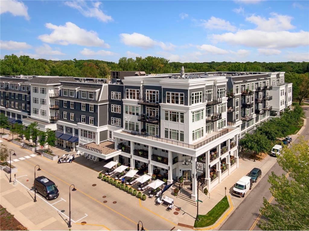 1052 E Circle Drive, Wayzata, MN, 55391 MLS 6526386 Edina Realty