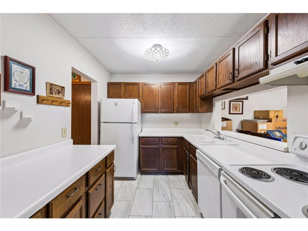 10531 Cedar Lake Road #212 Minnetonka MN 55305 7048953 image11
