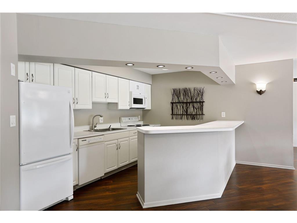10531 Cedar Lake Road #212 Minnetonka MN 55305 7048953 image27