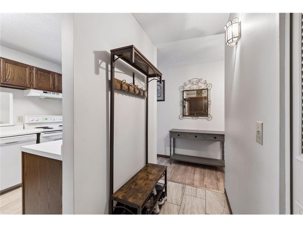 10531 Cedar Lake Road #212 Minnetonka MN 55305 7048953 image5