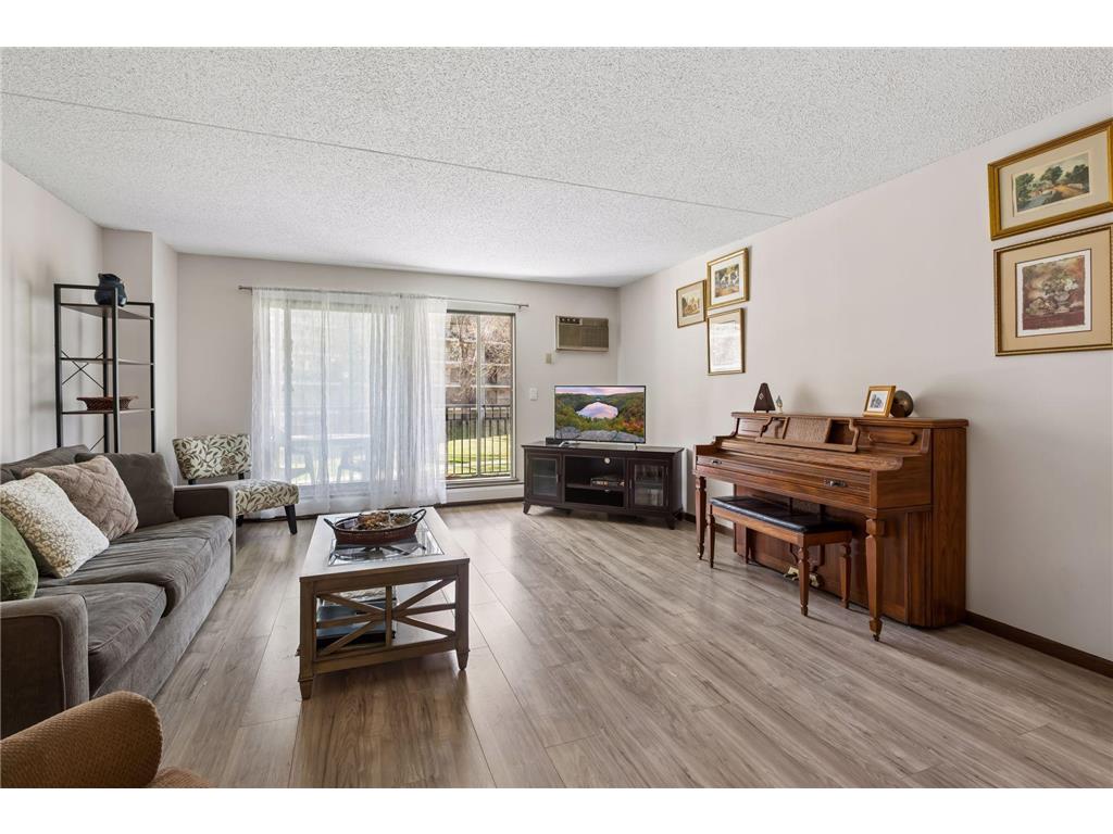 10531 Cedar Lake Road #212 Minnetonka MN 55305 7048953 image6