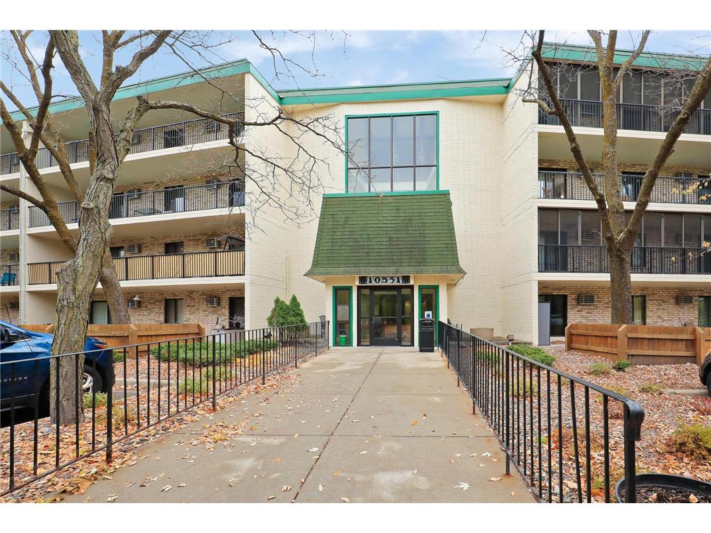 10531 Cedar Lake Road #219 Minnetonka MN 55305 6456771 image1