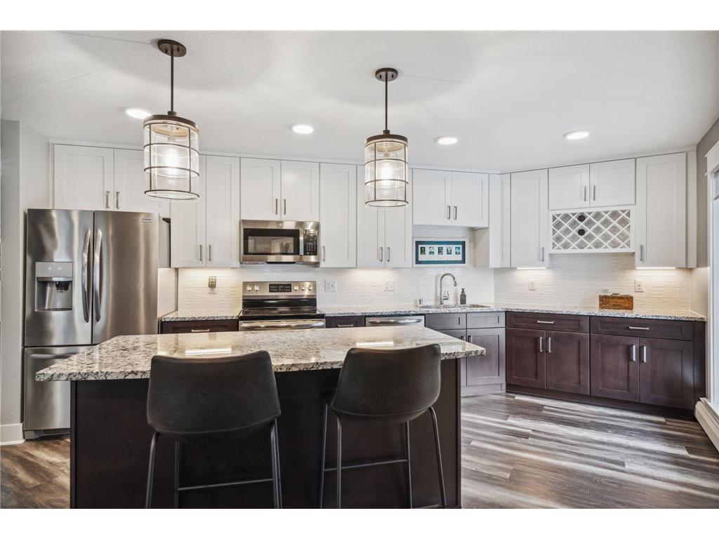 10531 Cedar Lake Road #220 Minnetonka MN 55305 6487782 image1