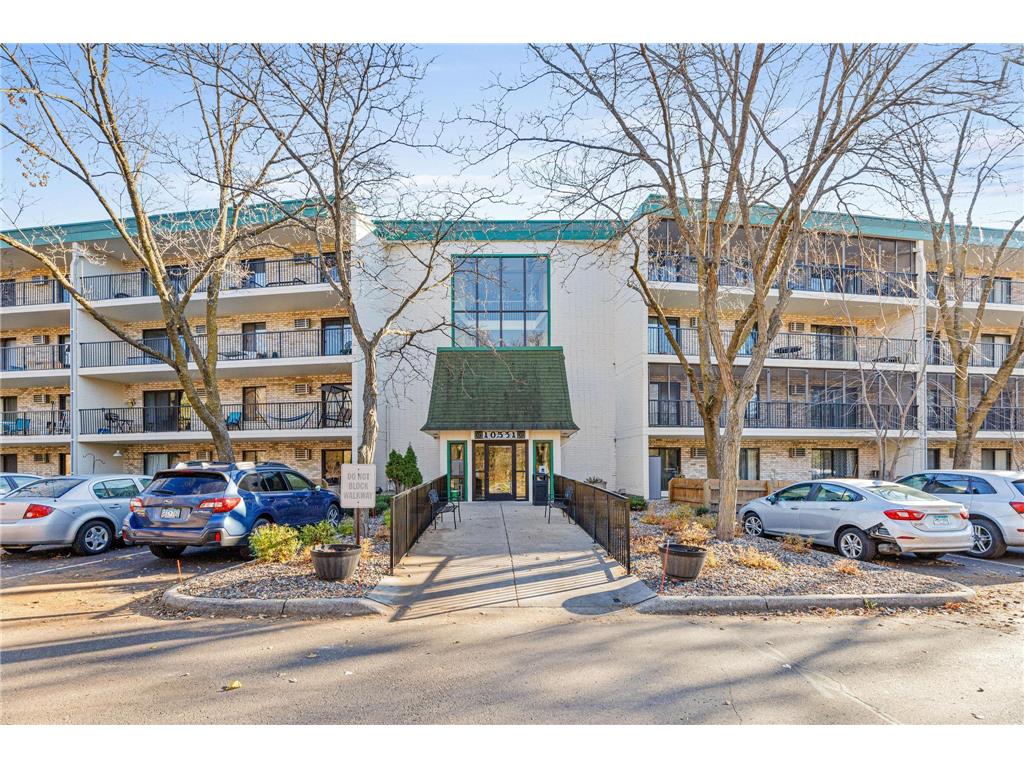 10531 Cedar Lake Road #303 Minnetonka MN 55305 6620046 image1