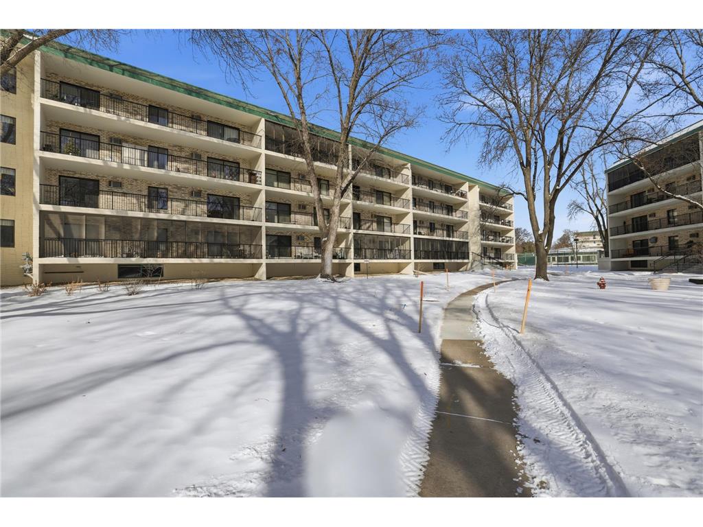 10531 Cedar Lake Road #312 Minnetonka MN 55305 7020145 image2