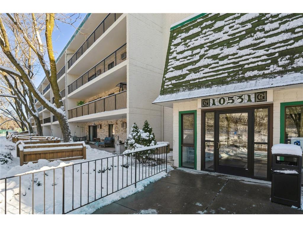 10531 Cedar Lake Road #517 Minnetonka MN 55305 6671648 image1