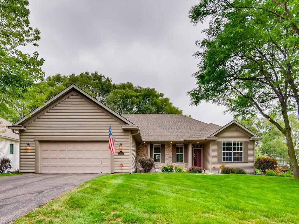 10532 Glen Eagle Road, Woodbury, MN 55129 MLS 6068640 Edina Realty