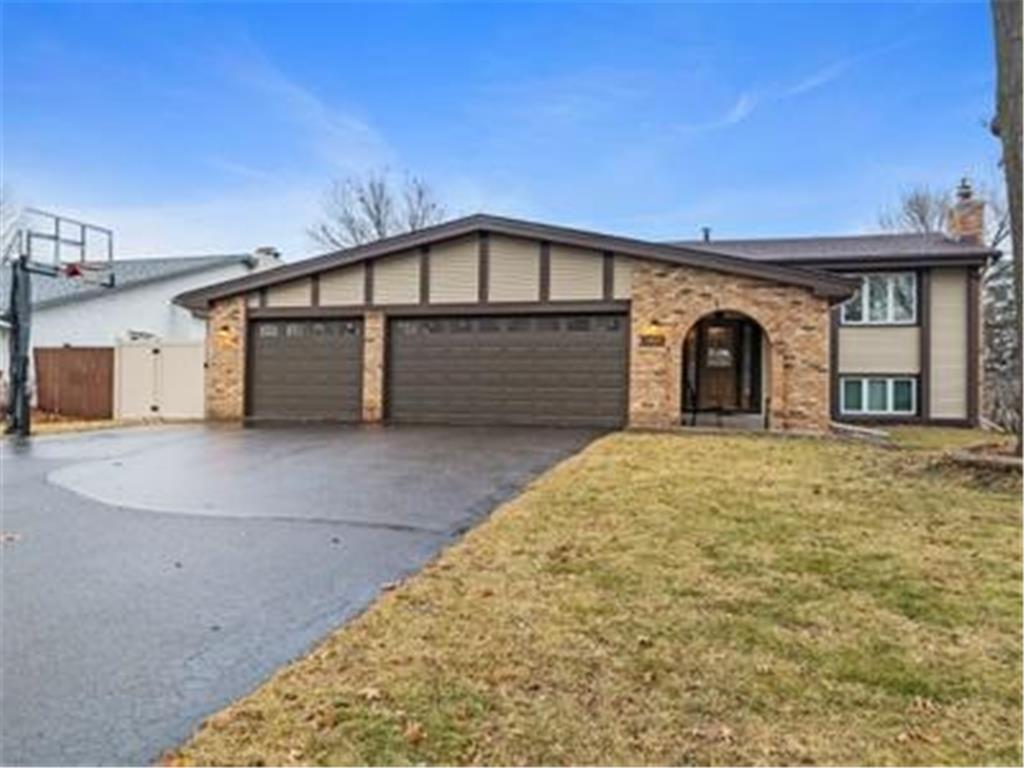 10533 Pierce Street NE Blaine MN 55434 6471072 image1