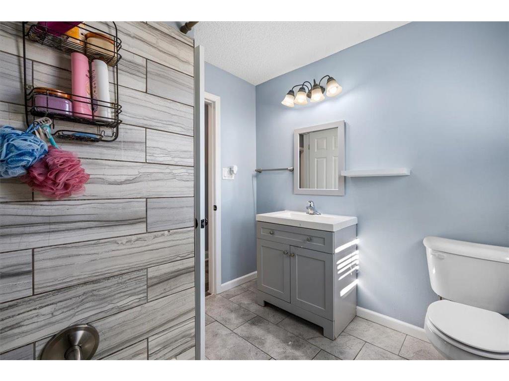 1054 County Road 6 NE Cambridge Twp MN 55080 7034778 image10