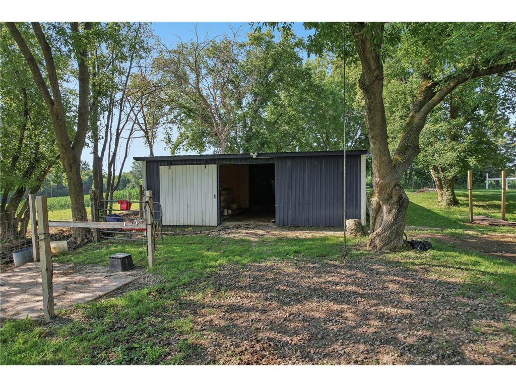 1054 County Road 6 NE Cambridge Twp MN 55080 7115081 image23