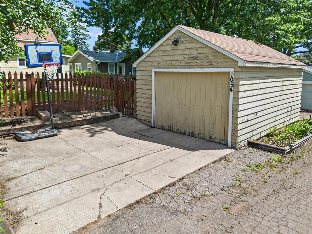 1054 Van Buren Avenue Saint Paul MN 55104 7061805 image35