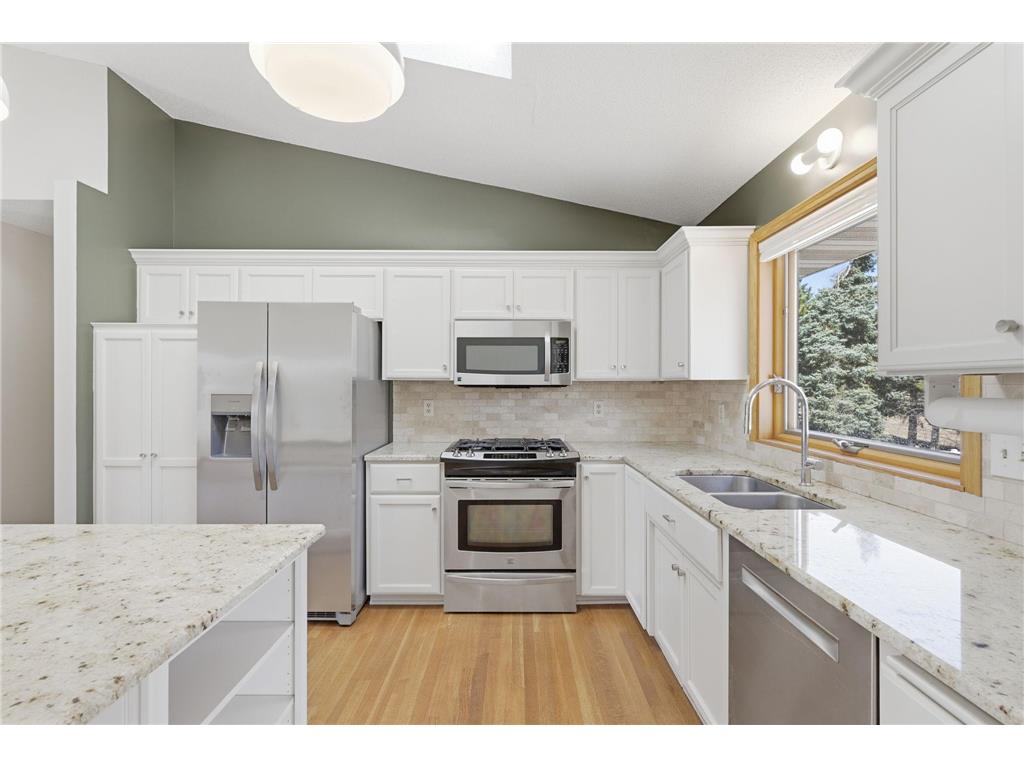 10549 Kentucky Avenue S Bloomington MN 55438 7029569 image17