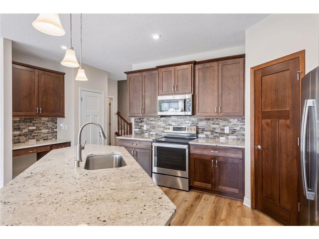 1055 Roselyn Drive Victoria MN 55386 7053104 image5