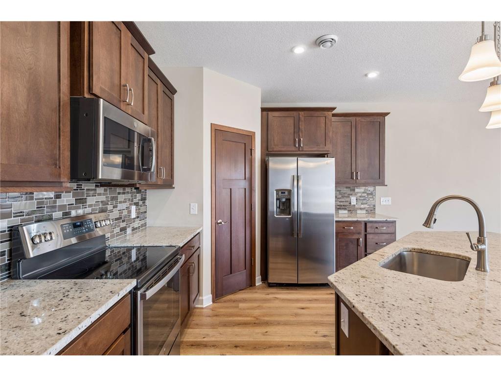 1055 Roselyn Drive Victoria MN 55386 7053104 image8