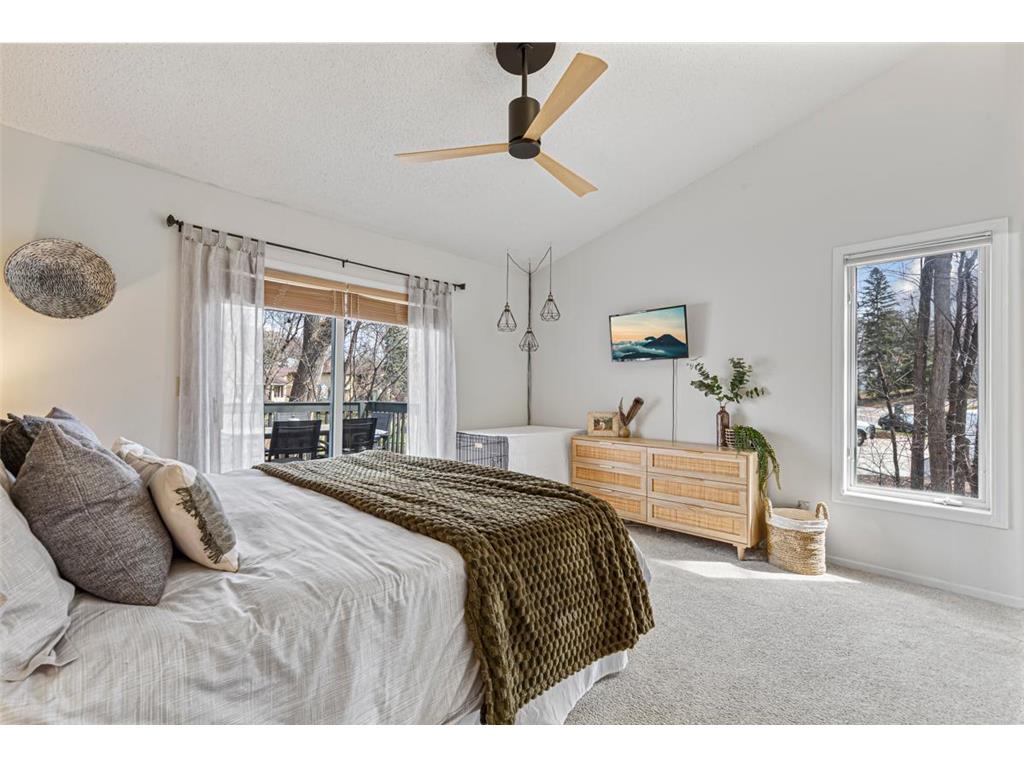 1055 W County Road D Shoreview MN 55126 7047528 image24