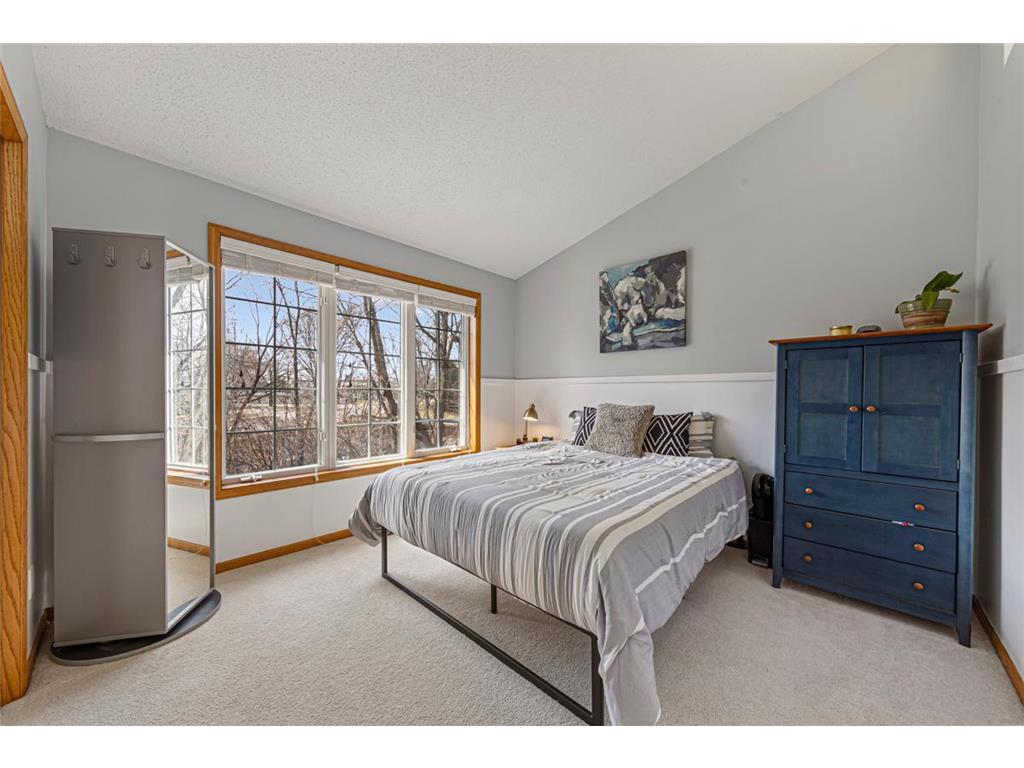 1055 W County Road D Shoreview MN 55126 7047528 image28