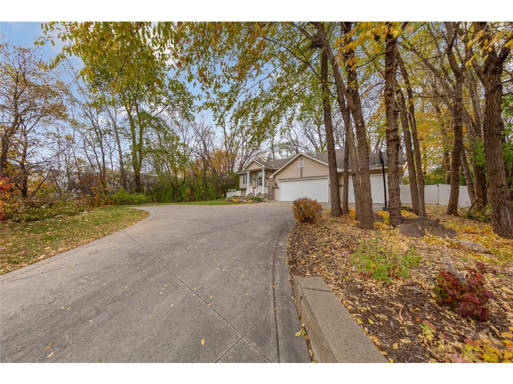 1055 W County Road D Shoreview MN 55126 7047528 image3