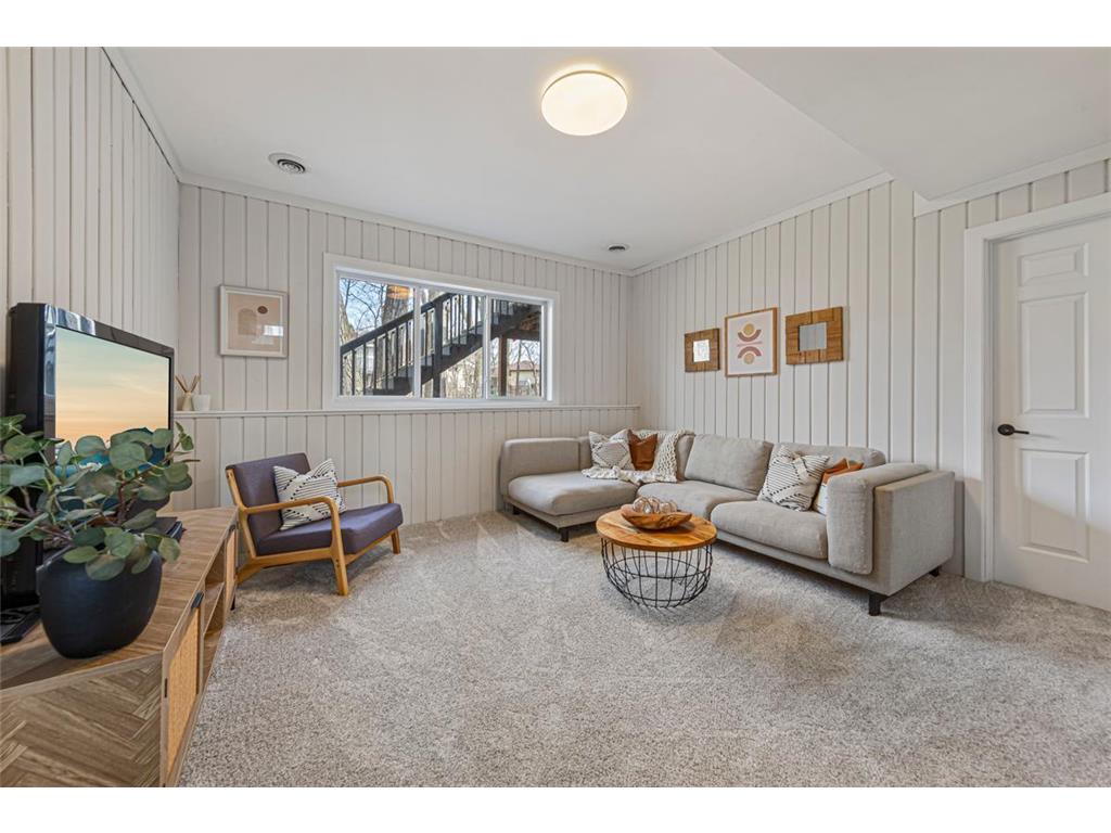 1055 W County Road D Shoreview MN 55126 7047528 image33