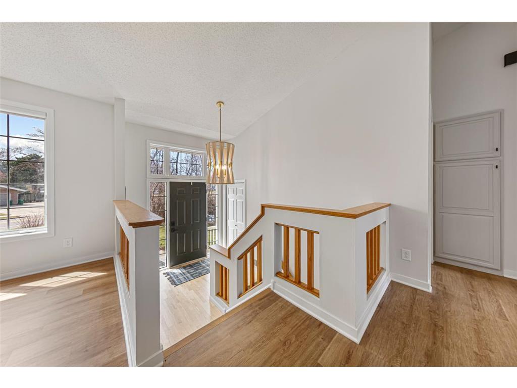 1055 W County Road D Shoreview MN 55126 7047528 image9