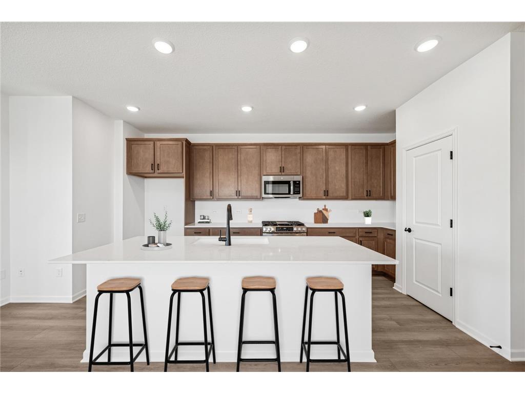 10555 Harbor Lane N Maple Grove MN 55369 6823631 image1