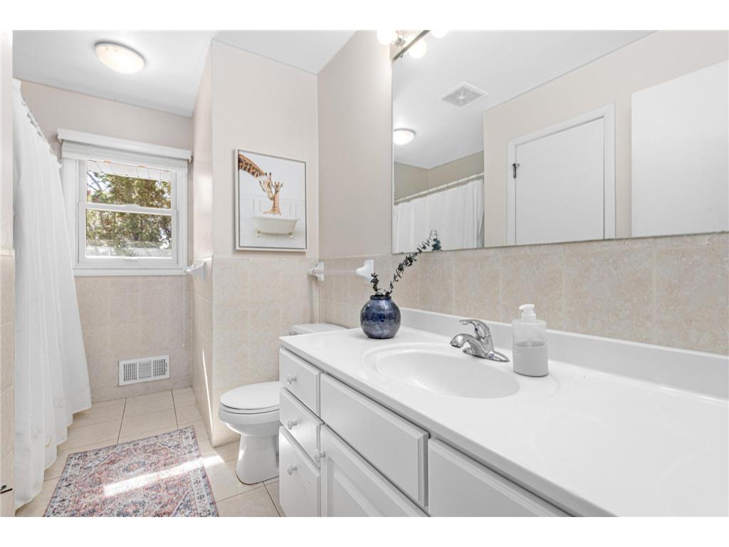 1056 Brooks Avenue W Roseville MN 55113 7031108 image11