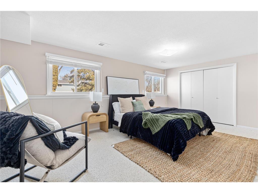 1056 Brooks Avenue W Roseville MN 55113 7031108 image13