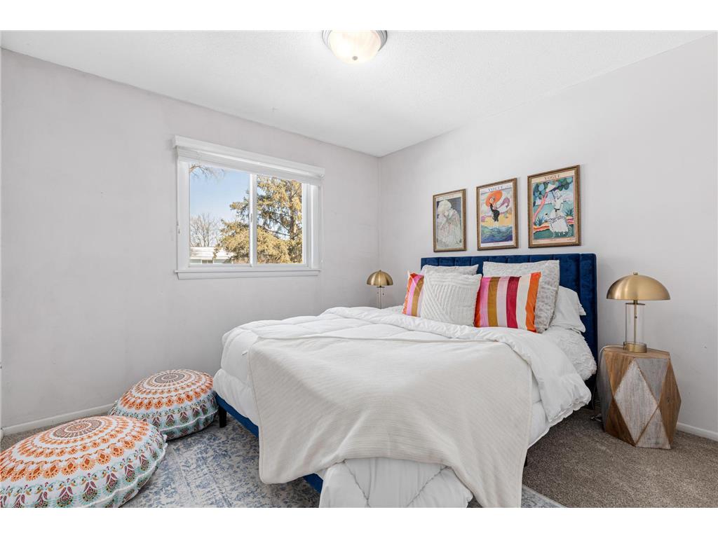 1056 Brooks Avenue W Roseville MN 55113 7031108 image17