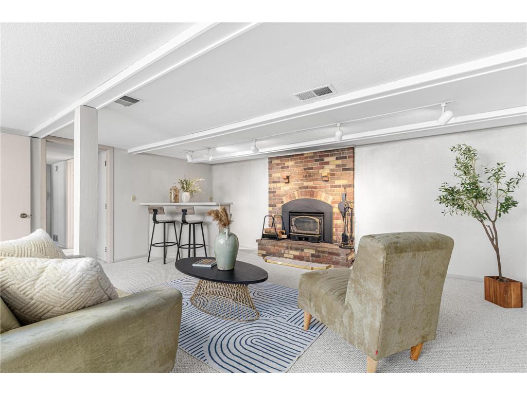 1056 Brooks Avenue W Roseville MN 55113 7031108 image21